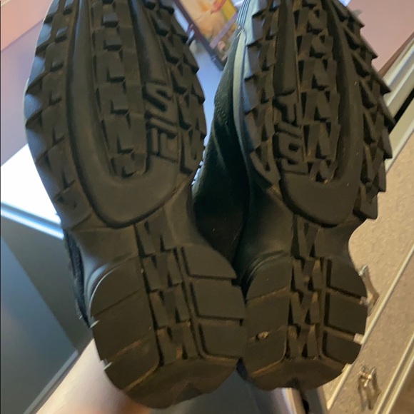 Black sneakers - Picture 5 of 6